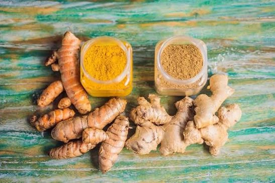 GINGER, TURMERIC & CUCUMBER JUICE: THE SIMPLE MORNING DRINK THAT CAN ADD MORE TO YOUR HEALTHY ROUTINE